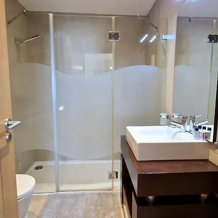 Apartment Deluxe 2 Bedroom With Bbq Lagos